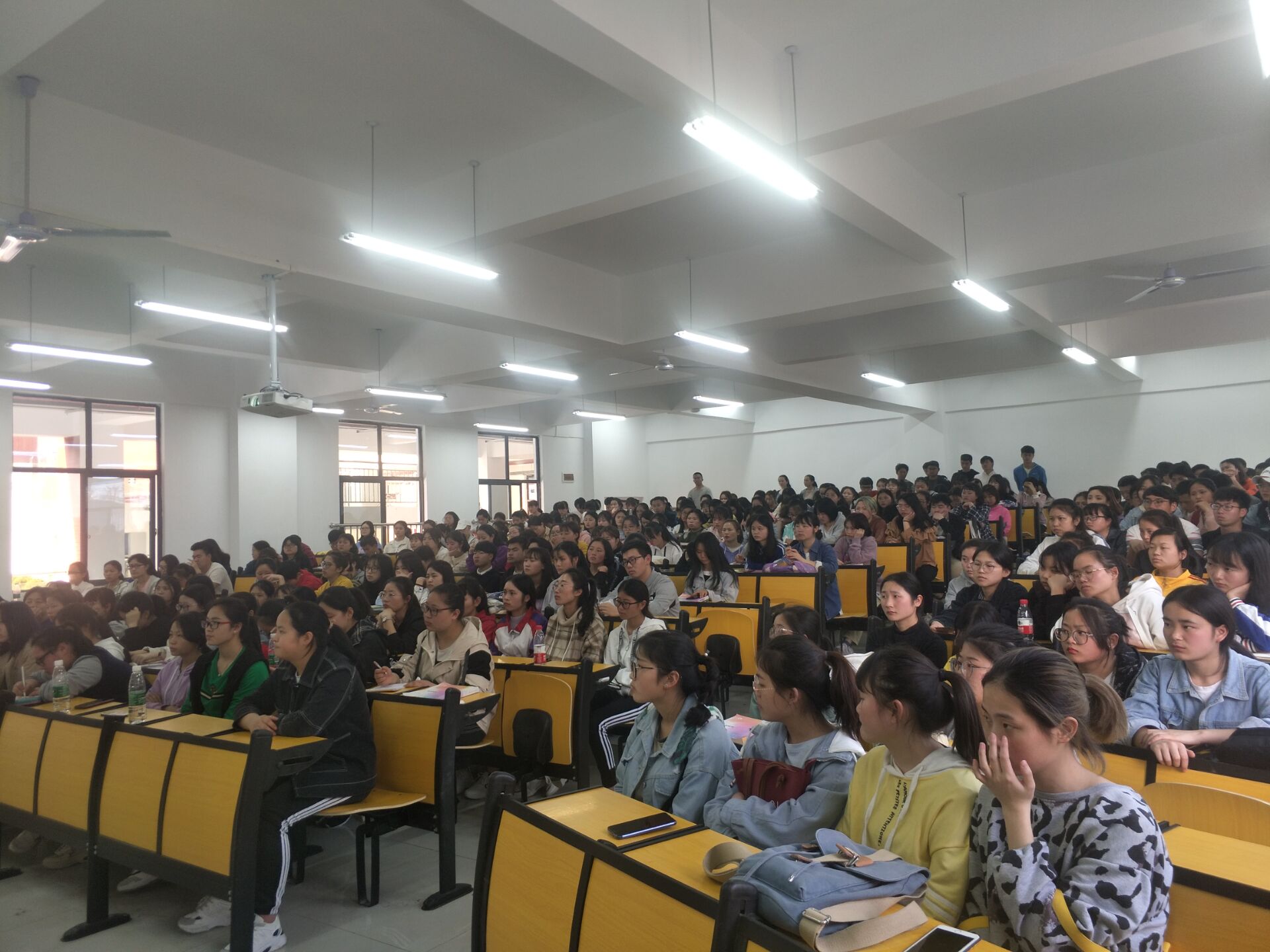 图片2.jpg 图片2.jpg