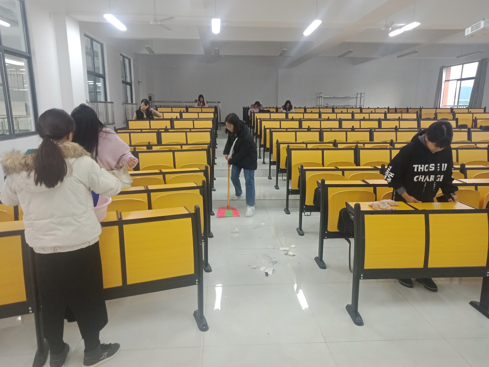 图片5.jpg 图片5.jpg